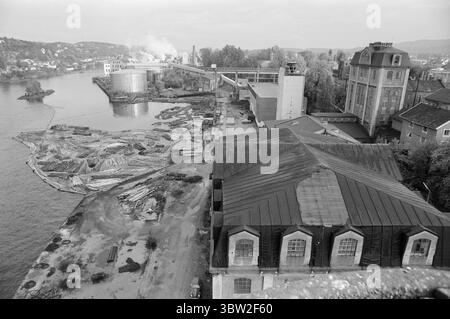 Aktuell 23-1-1969 : Gewinn vor allem.die Generalversammlung der Gewerkschaft hatte einen Vorschlag genehmigt, der von Rechtsanwalt Sigbjørn Mustad genehmigt wurde, 10 Millionen Kronen der Reserven der Gruppe in die privaten Taschen der Aktionäre zu transferieren. Die 10 Millionen sind steuerfrei und werden über einen Zeitraum von fünf Jahren an die Aktionäre ausgezahlt. Gleichzeitig werden Einsparungen bei den Einrichtungen und Ausrüstungen für die Arbeitnehmer erzielt. Foto: Per Ervik / aktuell / NTB ***FOTO NICHT VERARBEITET*** *Text wird automatisch übersetzt* Stockfoto