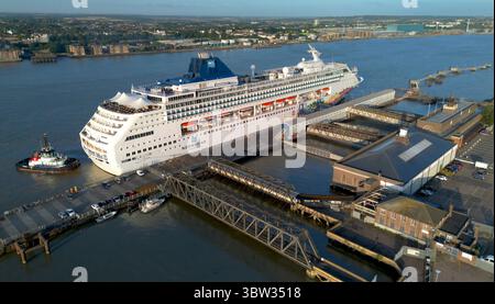 Die Norwegian Sky, ein 1999 gebautes Kreuzfahrtschiff der Sun-Klasse, wird von Norwegian Cruise Line betrieben und auf den Bahamas registriert. Mit einer Kapazität von 2,00 Stockfoto
