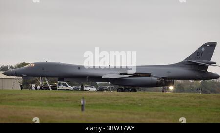 Ein Besuch bei der RAF Fairford, um die B-1 Bones Bomber beim Abflug zu beobachten Stockfoto