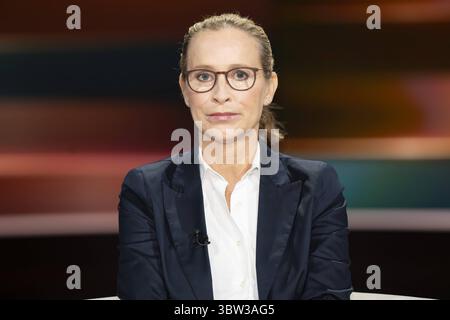 Prof. Frauke Brosius-Gersdorf Juristin 07/25 Ihre Prof. Frauke Brosius-Gersdorf am 15. Juli 2025 in Markus Lanz TV Fernsehen Talkshow Talkshow Talkshow Deutschland deutsch deutsche Frau Schriftstellerin Literatur Autorin Verfassungsrechtlerin Professorin deutsche Rechtsanwältin Journalistin Autorin quer Porträt neutral *** Prof Frauke Brosius Gersdorf Rechtsanwältin 07 25 Ihre Prof Frauke Brosius Gersdorf am 15. Juli 2025 in Markus Lanz TV-Talkshow Talkshow Stockfoto