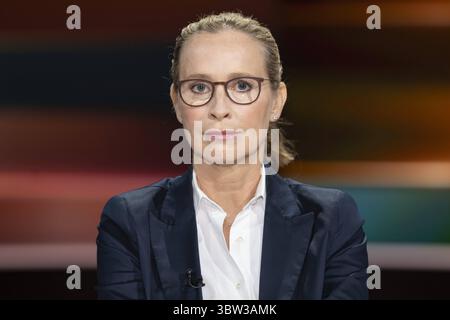 Prof. Frauke Brosius-Gersdorf Juristin 07/25 Ihre Prof. Frauke Brosius-Gersdorf am 15. Juli 2025 in Markus Lanz TV Fernsehen Talkshow Talkshow Talkshow Deutschland deutsch deutsche Frau Schriftstellerin Literatur Autorin Verfassungsrechtlerin Professorin deutsche Rechtsanwältin Journalistin Autorin quer Porträt neutral *** Prof Frauke Brosius Gersdorf Rechtsanwältin 07 25 Ihre Prof Frauke Brosius Gersdorf am 15. Juli 2025 in Markus Lanz TV-Talkshow Talkshow Stockfoto