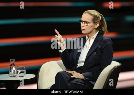 Prof. Frauke Brosius-Gersdorf Juristin 07/25 Ihre Prof. Frauke Brosius-Gersdorf am 15. Juli 2025 in Markus Lanz TV Fernsehen Talkshow Talkshow Talkshow Deutschland deutsch deutsche Frau Schriftstellerin Literatur Autorin Verfassungsrechtlerin Professorin deutsche Rechtsanwältin Fachanwältin Journalistin Journalistin Autorin quer halb sitzend sprechend gestikuliert Zeigefinger *** Prof Frauke Brosius Gersdorf Rechtsanwalt 07 25 ihr Prof Frauke Brosius Gersdorf am 15. Juli 2025 in Markus Lanz TV-Talkshow Deutschland deutsche Schriftstellerin Literaturautorin Verfassungsrechtlerin Prof. Dr. G Stockfoto
