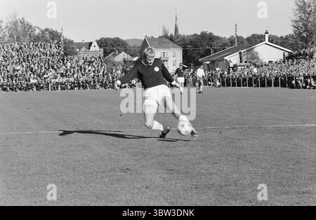 Aktuell 41 - 2 - 1969: SIF/Ham-kam gegen das Halbfinale im Cup zwischen Strømsgodset und Ham-kam endete mit 0:0 im Marienlyst-Stadion in Drammen. Es wird also ein Rematch geben. Es wird in Hamar gespielt. Foto: Ivar Aaserud / aktuell / NTB ***FOTO NICHT VERARBEITET*** *Text wird automatisch übersetzt* Stockfoto