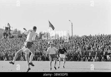 Aktuell 41 - 2 - 1969: SIF/Ham-kam gegen das Halbfinale im Cup zwischen Strømsgodset und Ham-kam endete mit 0:0 im Marienlyst-Stadion in Drammen. Es wird also ein Rematch geben. Es wird in Hamar gespielt. Foto: Ivar Aaserud / aktuell / NTB ***FOTO NICHT VERARBEITET*** *Text wird automatisch übersetzt* Stockfoto