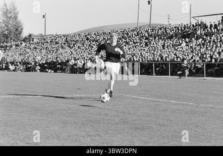Aktuell 41 - 2 - 1969: SIF/Ham-kam gegen das Halbfinale im Cup zwischen Strømsgodset und Ham-kam endete mit 0:0 im Marienlyst-Stadion in Drammen. Es wird also ein Rematch geben. Es wird in Hamar gespielt. Foto: Ivar Aaserud / aktuell / NTB ***FOTO NICHT VERARBEITET*** *Text wird automatisch übersetzt* Stockfoto