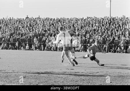 Aktuell 41 - 2 - 1969: SIF/Ham-kam gegen das Halbfinale im Cup zwischen Strømsgodset und Ham-kam endete mit 0:0 im Marienlyst-Stadion in Drammen. Es wird also ein Rematch geben. Es wird in Hamar gespielt. Foto: Ivar Aaserud / aktuell / NTB ***FOTO NICHT VERARBEITET*** *Text wird automatisch übersetzt* Stockfoto