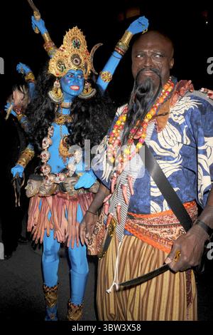 NEW YORK - OKTOBER 31: Supermodel Heidi Klum und Sänger Seal kommen am 31. Oktober 2008 bei Heidi Klum's jährlicher Halloween Party 2008 um 1OAK in New York City an. Leute: Heidi Klum, Seal (Credit Image: © SMG via ZUMA Wire) Stockfoto