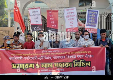 7. November 2020: Kundgebung und Prozession aus Anlass des 103. Jahrestages der Großen Sozialistischen Sowjetrevolution und des 40. Gründungsjubiläums des marxistischen Bezirks Sylhet (Credit Image: © MD Rafayat Haque Khan/ZUMA Wire) Stockfoto