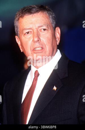 1. JANUAR 2011 - K22963AR WTC ATTACK PRESS CONFERENCE.PIER 92 NYC 21.09.01.FBI DIREKTOR ROBERT MUELLER.ATTORNEY GENERAL JOHN ASHCROFT. (Kreditbild: © Andrea Renault/ZUMA Wire) Stockfoto