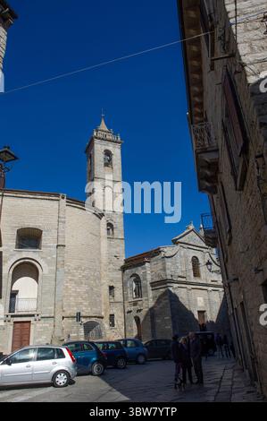 Italien, Sardinien, Sassari – Tempio Pausania, Kathedrale St. Peter des Apostels. Gotisches aragonesisches Portal. Stockfoto