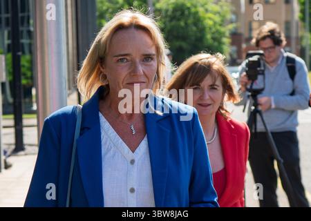 Dundee, Schottland, Großbritannien. Juli 2025. PIC; Sandie Peggie verlässt das Arbeitsgericht. Das Arbeitsgericht zwischen Krankenschwester Sandie Peggie und NHS Fife wird in Dundee wieder aufgenommen. Iain Masterton Stockfoto