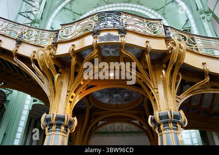 Art Nouveau Eisenwerk und Galerie, Grand Palais, Paris, Frankreich Stockfoto