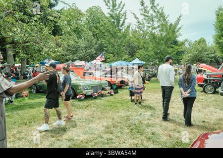 Auburn WA USA, 4. Juli 2025 – Oldtimer-Transportbegeisterte können alte Autos, Lastwagen und Motorräder in klassischer Tradition vom 4. Juli bewundern Stockfoto