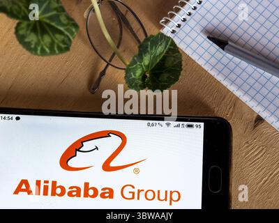 21. November 2020, Ukraine: In dieser Abbildung wird ein Logo der Alibaba Group auf einem Smartphone angezeigt. (Foto: © Valera Golovniov/SOPA Bilder via ZUMA Wire) Stockfoto