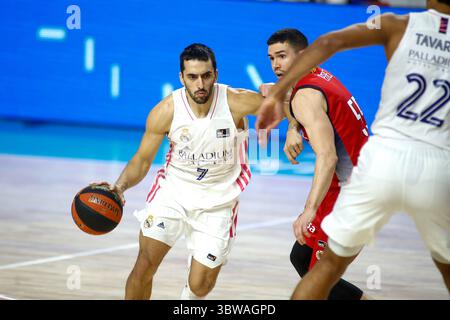22. November 2020, MADRID, SPANIEN: Facundo Campazzo von Real Madrid in Aktion während der spanischen Liga, Liga ACB Endesa, Basketballspiel zwischen Real Madrid und Baxi Manresa im Pavillon des Wizink Center am 22. November 2020 in Madrid, Spanien. (Bild: © Oscar J. Barroso/AFP7 via ZUMA Wire) Stockfoto