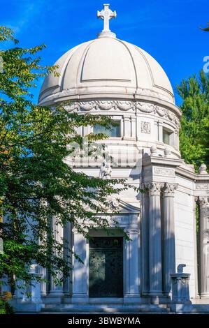 26. September 2009, New York, New York, USA: Woodlawn Cemetery. Webster Avenue Ecke East 233rd Street. Bronx, Woodlawn, New York, USA. Wo sie als berühmte Namen wie Miles Davis oder Duke Ellinton und andere historische Persönlichkeiten enden. Am Eingang können sie Ihnen auf einer Karte mitteilen, wo die Gräber verschieden sind. (Kreditbild: © Sergi Reboredo/ZUMA Wire) Stockfoto