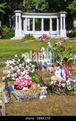 26. September 2009, New York, New York, USA: Woodlawn Cemetery. Webster Avenue Ecke East 233rd Street. Bronx, Woodlawn, New York, USA. Wo sie als berühmte Namen wie Miles Davis oder Duke Ellinton und andere historische Persönlichkeiten enden. Am Eingang können sie Ihnen auf einer Karte mitteilen, wo die Gräber verschieden sind. (Kreditbild: © Sergi Reboredo/ZUMA Wire) Stockfoto