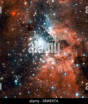 21. Dezember 2020 – Kalifornien – Tausende von funkelnden jungen Sternen befinden sich im Riesennebel NGC 3603, einem der massereichsten jungen Sternhaufen in der Milchstraße. NGC 3603, eine prominente Sternentstehungsregion im Carina-Spiralarm der Milchstraße, etwa 20.000 Lichtjahre entfernt, zeigt Stadien im Lebenszyklus von Sternen. In kleinerem Maßstab befindet sich oben rechts eine Gruppe dunkler Wolken namens „Bok“-Kugeln. Diese Wolken bestehen aus dichtem Staub und Gas und sind etwa 10 bis 50 Mal massereicher als die Sonne. Ähnlich wie ein Insektenkokons, könnte ein Bok Globule und sein Stockfoto