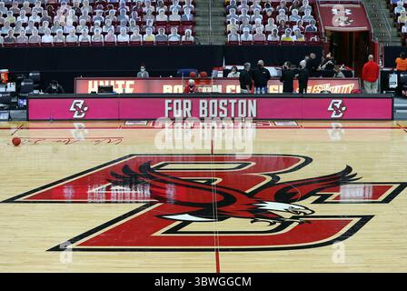 Januar 2021; Chestnut Hill, MA, USA; ein allgemeiner Blick auf das Center Court vor dem NCAA-Basketballspiel zwischen den Louisville Cardinals und Boston College Eagles im Conte Forum. Anthony Nesmith/CSM(Credit Image: &Copy; Anthony Nesmith/CSM via ZUMA Wire) Stockfoto