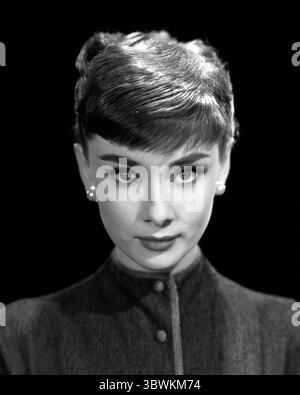 Audrey Hepburn war eine britische Schauspielerin, die im Goldenen Zeitalter Hollywoods aktiv war. Sie wurde vom American Film Institute als drittgrößte weibliche Filmlegende in der Geschichte des amerikanischen Kinos eingestuft und wurde in die International Best Dressed List Hall of Fame aufgenommen. Sie wird auch von einigen als die schönste Frau aller Zeiten angesehen. (Foto: © Bud Fraker/Movie Star News via ZUMA Press Wire Service) Stockfoto