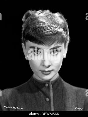 Audrey Hepburn war eine britische Schauspielerin, die im Goldenen Zeitalter Hollywoods aktiv war. Sie wurde vom American Film Institute als drittgrößte weibliche Filmlegende in der Geschichte des amerikanischen Kinos eingestuft und wurde in die International Best Dressed List Hall of Fame aufgenommen. Sie wird auch von einigen als die schönste Frau aller Zeiten angesehen. (Foto: © Bud Fraker/Movie Star News via ZUMA Press Wire Service) Stockfoto