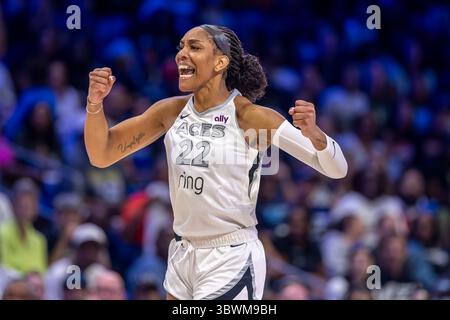 Arlington, Texas, USA. Juli 2025. Das Las Vegas Aces Center AJA WILSON (22) reagiert auf ein Spiel während eines WNBA-Spiels zwischen den Las Vegas Aces und den Dallas Wings im College Park Center. Las Vegas gewinnt 90:86. (Kreditbild: © Mark Fann/ZUMA Press Wire) NUR REDAKTIONELLE VERWENDUNG! Nicht für kommerzielle ZWECKE! Stockfoto