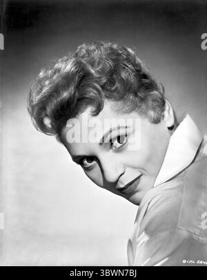 Judy Holliday auf einem glänzenden Top-Porträt (Foto: © Movie Star News via ZUMA Press Wire Service) Stockfoto