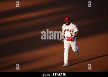 3. Juli 2021: Der zweite Baseman Luis Rengifo (2) der Los Angeles Angels sprengt während des Spiels zwischen den Baltimore Orioles und den Los Angeles Angels of Anaheim im Angel Stadium in Anaheim (Foto: Peter Joneleit, Cal Sport Media) (Credit Image: &Copy; Peter Joneleit/CSM via ZUMA Wire) Stockfoto