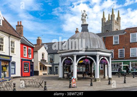 Auf dem Marktplatz in Bungay befindet sich das Butterkreuz. Das Gebäude soll als Ort für den Verkauf von Butter, Eiern und Käse benannt werden. Stockfoto