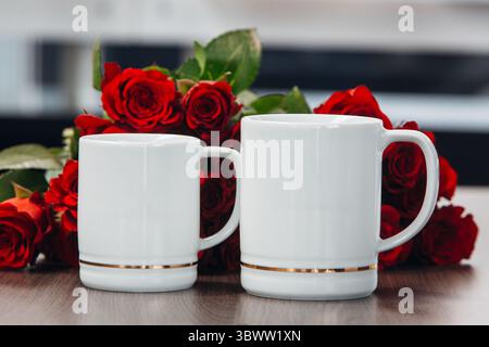 Blumen und eine Tasse Tee aus nächster Nähe Stockfoto