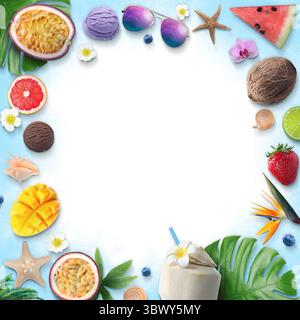 Sommer-Vibe-Karte oder Party-Einladung mit Platz für Text. Rahmen verschiedener Früchte auf farbigem Hintergrund Stockfoto