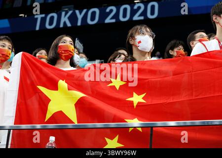 30. Juli 2021, Tokio, Kanto, Japan: China-Fans beim Schwimmen bei den Olympischen Sommerspielen 2020 im Tokyo Aquatics Centre. (Bild: © David McIntyre/ZUMA Press Wire) Stockfoto