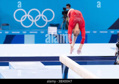 3. August 2021: Sunisa Lee (395) aus den Vereinigten Staaten tritt während des Olympischen Apparatelfinals 2020 in Tokio auf dem Strahl auf. Daniel Lea/CSM}(Kreditbild: &Copy; Daniel Lea/CSM via ZUMA Wire) Stockfoto