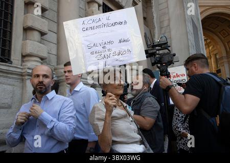 Mailand, Italien. Juli 2025. Presidio opposizioni consiglieri del comune di Milano Milano - Italia - Cronaca Giovedì, 17 Luglio, 2025 (Foto di Marco Ottico/Lapresse) Oppositionskundgebungen der Mailänder Stadträte Mailand - Italien - Nachrichten Donnerstag, 17. Juli 2025 (Foto Marco Ottico/Lapresse) Credit: LaPresse/Alamy Live News Stockfoto