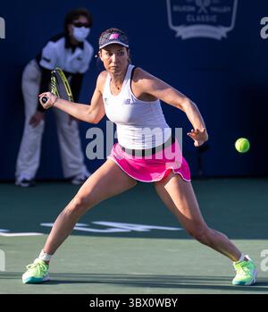 7. August 2021 San Jose, CA USA Danielle Collins aus den Vereinigten Staaten gibt beim Halbfinalspiel der Mubadala Silicon Valley Classic zwischen Ana Konjuh ( CRO) und Danielle Collins ( USA ) an der San Jose State University San Jose Kalifornien einen Schuss zurück Thurman James/CSM(Credit Image: &Copy; Thurman James/CSM via ZUMA Wire) Stockfoto
