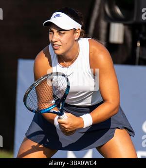 7. August 2021 San Jose, CA USA Ana Konjuh aus Kroatien wartet auf den Auftritt während des Abendspiels im Mubadala Silicon Valley Classic zwischen Ana Konjuh ( CRO) und Danielle Collins ( USA ) an der San Jose State University San Jose Kalifornien Thurman James/CSM(Credit Image: &Copy; Thurman James/CSM via ZUMA Wire) Stockfoto