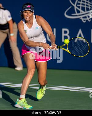 7. August 2021 San Jose, CA USA Danielle Collins aus den Vereinigten Staaten gibt beim Halbfinalspiel der Mubadala Silicon Valley Classic zwischen Ana Konjuh ( CRO) und Danielle Collins ( USA ) an der San Jose State University San Jose Kalifornien einen Schuss zurück Thurman James/CSM(Credit Image: &Copy; Thurman James/CSM via ZUMA Wire) Stockfoto