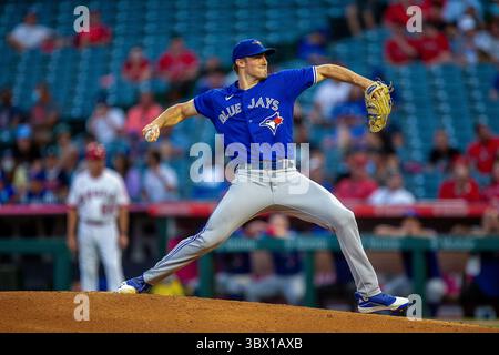 August 2021, Anaheim, Kalifornien, USA: Starting Pitcher, Ross Stripling #48 der Toronto Blue Jays während ihres MLS-Spiels mit den Los Angeles Angels am Dienstag, den 10. August 2021, im Angel Stadium of Anaheim in Anaheim, Kalifornien. Engel verlieren gegen Blue Jays, 0-4. DOUGLAS CUELLAR/PI (Bild: © Prensa Internacional Via ZUMA Press Wire) Stockfoto