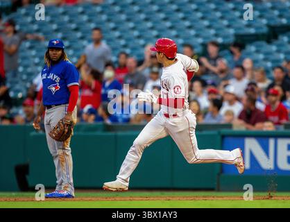 10. August 2021, Anaheim, Kalifornien, USA: Shohei Ohtani #17 der Los Angeles Angels während ihres MLS-Spiels mit den Toronto Blue Jays am Dienstag, den 10. August 2021, im Angel Stadium of Anaheim in Anaheim, Kalifornien. Engel verlieren gegen Blue Jays, 0-4. DOUGLAS CUELLAR/PI (Bild: © Prensa Internacional Via ZUMA Press Wire) Stockfoto