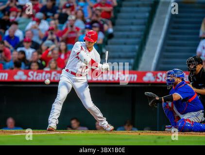 10. August 2021, Anaheim, Kalifornien, USA: Shohei Ohtani #17 der Los Angeles Angels at bat während ihres MLS-Spiels mit den Toronto Blue Jays am Dienstag, den 10. August 2021, im Angel Stadium of Anaheim in Anaheim, Kalifornien. Engel verlieren gegen Blue Jays, 0-4. DOUGLAS CUELLAR/PI (Bild: © Prensa Internacional Via ZUMA Press Wire) Stockfoto