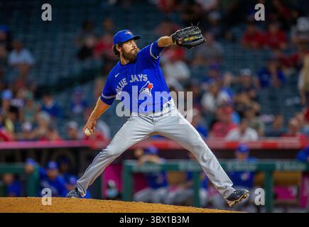10. August 2021, Anaheim, Kalifornien, USA: Jordan Romano #68 der Toronto Blue Jays während ihres MLS-Spiels mit den Los Angeles Angels am Dienstag, 10. August 2021 im Angel Stadium of Anaheim in Anaheim, Kalifornien. Engel verlieren gegen Blue Jays, 0-4. DOUGLAS CUELLAR/PI (Bild: © Prensa Internacional Via ZUMA Press Wire) Stockfoto