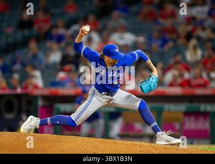 August 2021, Anaheim, Kalifornien, USA: Relief Pitcher, Adam Cimber #90 der Toronto Blue Jays während ihres MLS-Spiels mit den Los Angeles Angels am Dienstag, den 10. August 2021, im Angel Stadium of Anaheim in Anaheim, Kalifornien. Engel verlieren gegen Blue Jays, 0-4. DOUGLAS CUELLAR/PI (Bild: © Prensa Internacional Via ZUMA Press Wire) Stockfoto