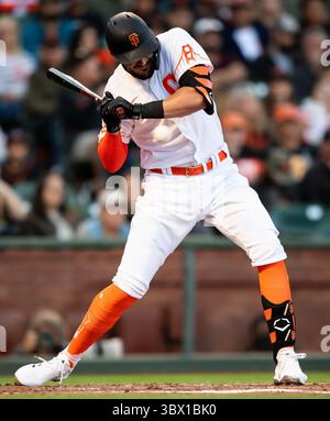 10. August 2021: Der dritte Baseman Kris Bryant (23) der San Francisco Giants spielt im zweiten Inning, während eines MLB-Spiels zwischen den Arizona Diamondbacks und den San Francisco Giants im Oracle Park in San Francisco, Kalifornien. Valerie Shoaps/CSM(Kreditbild: &Copy; Valerie Shoaps/CSM via ZUMA Wire) Stockfoto