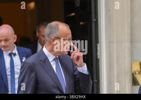 London, Vereinigtes Königreich. Juli 2025. Bundeskanzler Friedrich Merz verlässt die Downing Street Nr. 10 nach einem Treffen mit Premierminister Keir Starmer. Quelle: Uwe Deffner/Alamy Live News Stockfoto