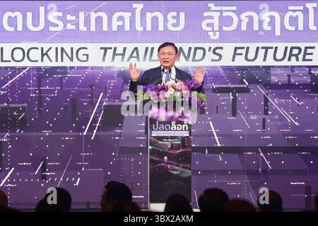 Bangkok, Thailand. Juli 2025. Thailands ehemaliger Premierminister Thaksin Shinawatra spricht auf einem Seminar der Mass Communication Organization of Thailand (MCOT) im Queen Sirikit National Convention Center (QSNCC). Quelle: SOPA Images Limited/Alamy Live News Stockfoto