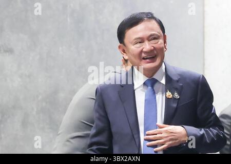Bangkok, Thailand. Juli 2025. Thailands ehemaliger Premierminister Thaksin Shinawatra wurde auf einem Seminar der Mass Communication Organization of Thailand (MCOT) im Queen Sirikit National Convention Center (QSNCC) gesehen. Quelle: SOPA Images Limited/Alamy Live News Stockfoto