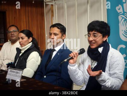 CUENCA INTERNATIONAL FESTIVAL TRADITIONEN UND KULTUREN Cuenca, Ecuador 17. Juli 2027 heute morgen in der Lobby der Casa de la Cultura fand die Eröffnung der 2. Ausgabe von Danza en Pareja im Rahmen der Internationalen Festival Traditionen und Kulturen der Welt statt, mit Delegationen von Ballett Folklorico Sombreretense aus Mexiko, Real Ballet Folklorico del Cauca von Kolumbien, Grupo Proyeccion Folklorica Aracari aus Costa Rica U C Virgen del Socavon aus Bolivien und Ballett Folklorico Llactapi Jatarishu aus Ecuador Foto Boris Romoleroux API ACE CUENCA FESTIVALINTERNACIONALTRADICIONES Stockfoto
