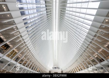 New York, USA - 24. April 2023: Verkehrsknotenpunkt Oculus Center am WTC, New York City. Stockfoto