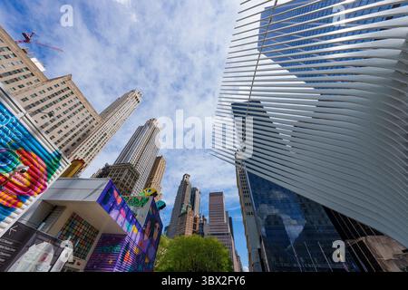 New York, USA - 24. April 2023: Verkehrsknotenpunkt Oculus Center am WTC, New York City. Stockfoto