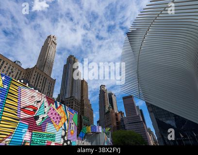 New York, USA - 24. April 2023: Verkehrsknotenpunkt Oculus Center am WTC, New York City. Stockfoto